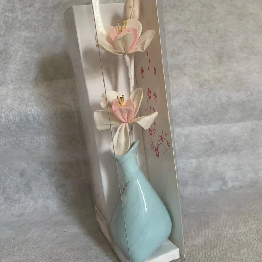 NIB Love in Pastel Blue Reed Diffuser Vase with faux flowers